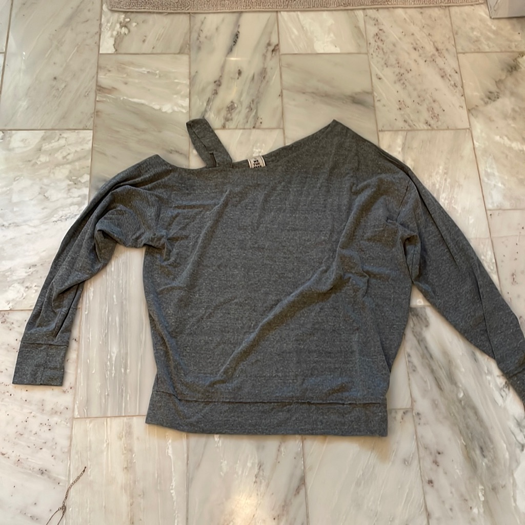 Free People Cold Shoulder Grey Top. Size S.